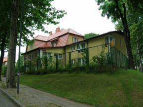  Hotel Pod Platanami  Тшебница
